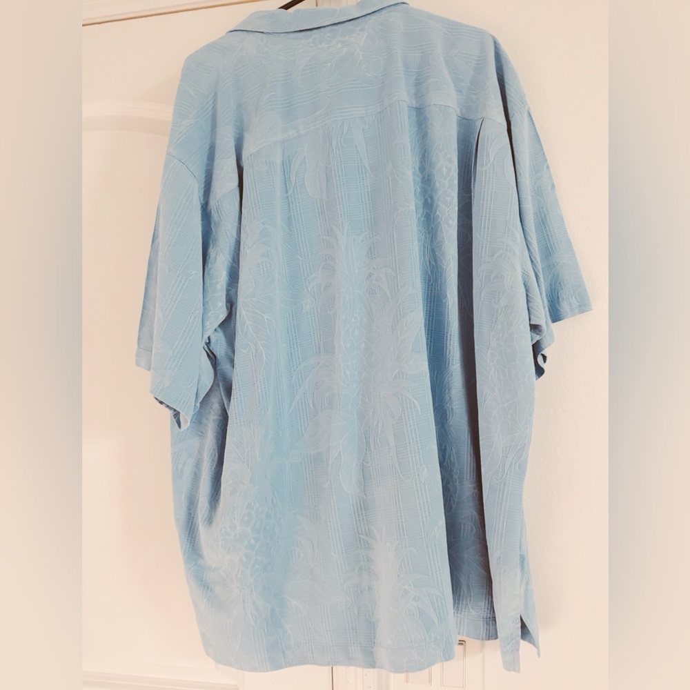 Tommy Bahama Light Blue Casual Button Down Shirt - Picture 2 of 3